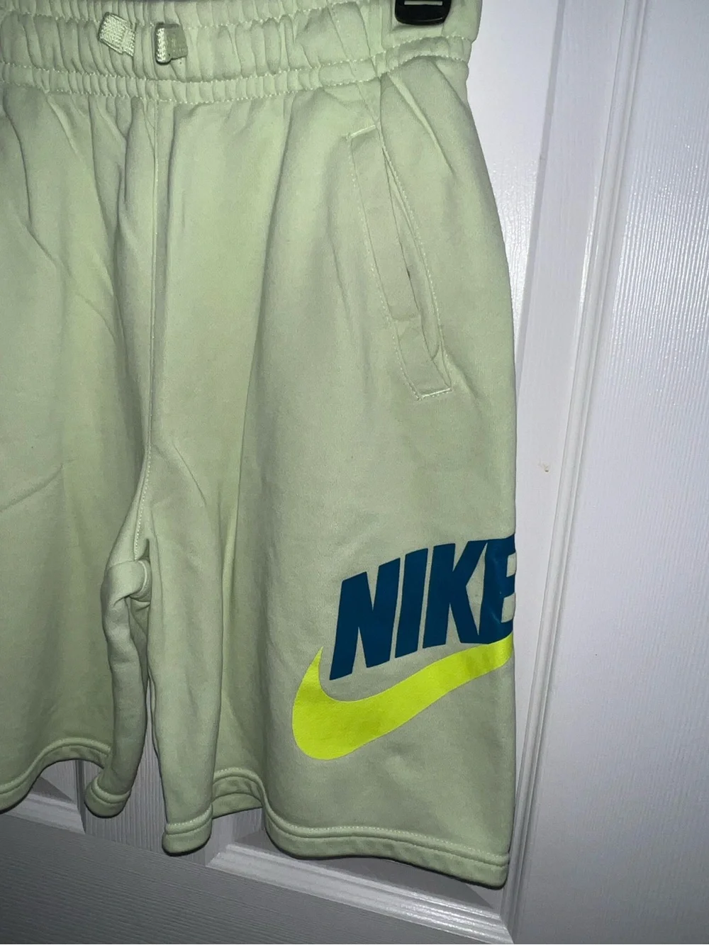 Nike Boys Shorts Youth XL Green Sweat Shorts SportsWear w Nike blue Logo design.